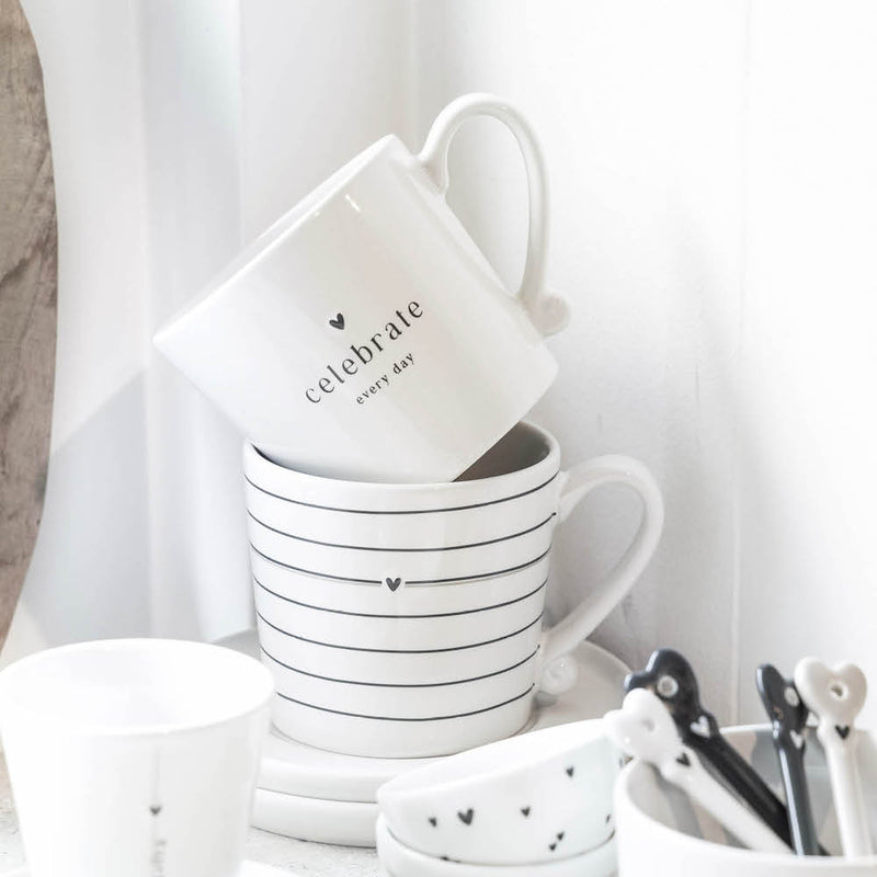 Bastion Collections Tasse Celebrate every day schwarz
