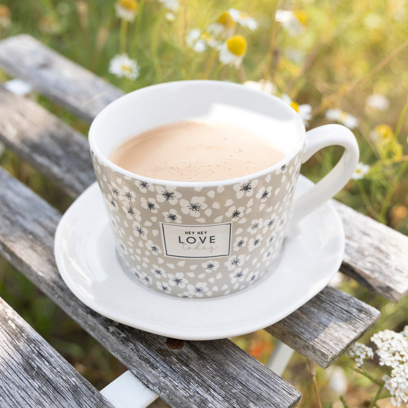Bastion Collections Tasse Hey hey love today Schwarz