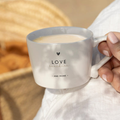 Bastion Collections Tasse Love sunshine and more Schwarz Klein