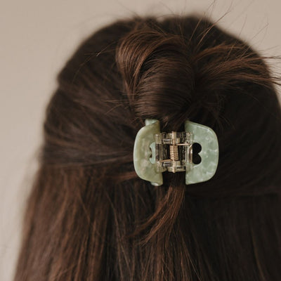 Eulenschnitt Haarspange klein Herz Jade