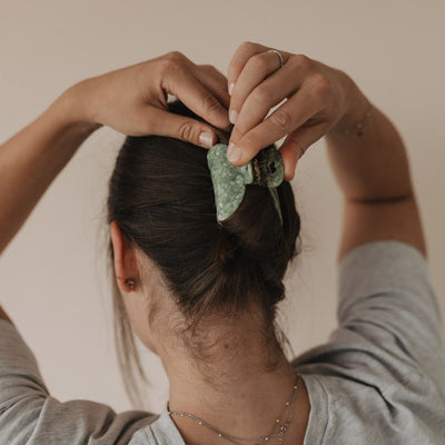 Eulenschnitt Haarspange groß Herz Jade