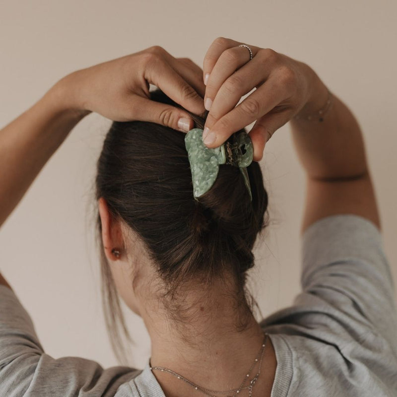 Eulenschnitt Haarspange groß Herz Jade