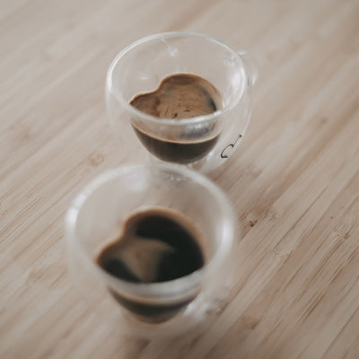 Eulenschnitt doppelwandiges Espressoglas mit Henkel