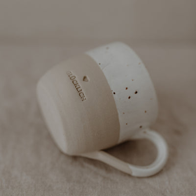 Eulenschnitt Cappuccino-Tasse Glücklich
