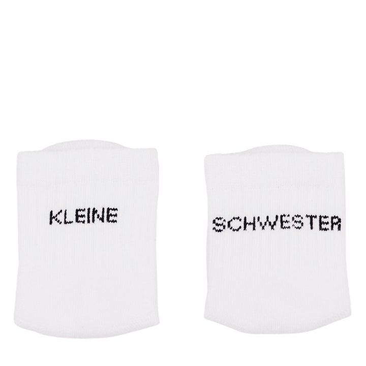 Eulenschnitt Babysocken weiß Kleine Schwester
