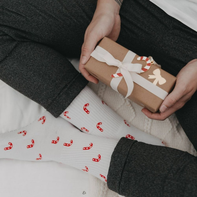 Eulenschnitt Socken weiß Zuckerstangen S