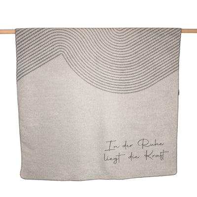 Nordic Wohndecke In der Ruhe liegt die Kraft beige