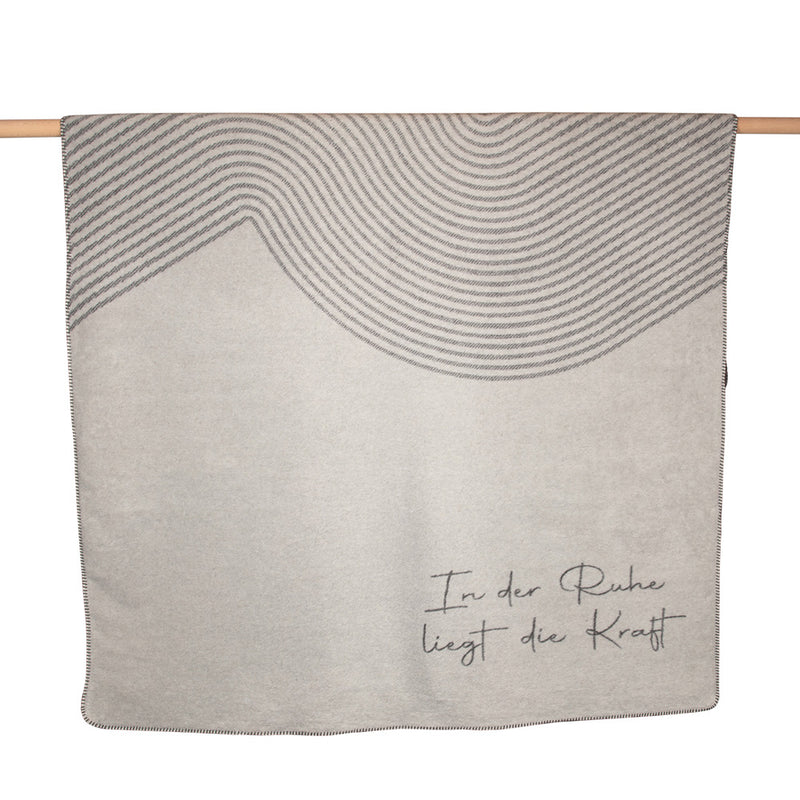 Nordic Wohndecke In der Ruhe liegt die Kraft beige
