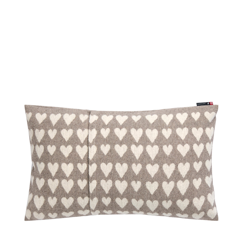 Nordic Kissenhülle Herzen allover beige 30 x 50 cm