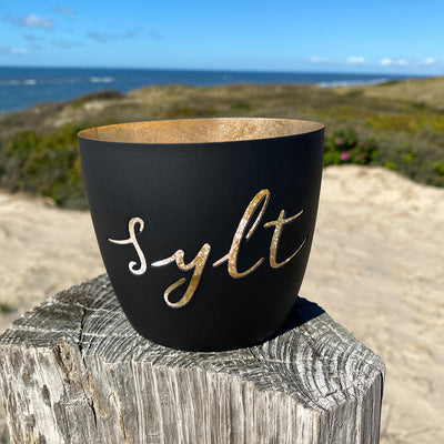 Windlicht im exklusiven Sylt Design Schriftzug Schwarz Mittel