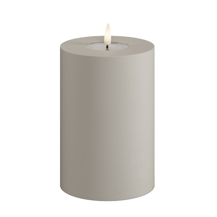DELUXE LED Stumpenkerze Sandfarben 10 x 15 cm Outdoor