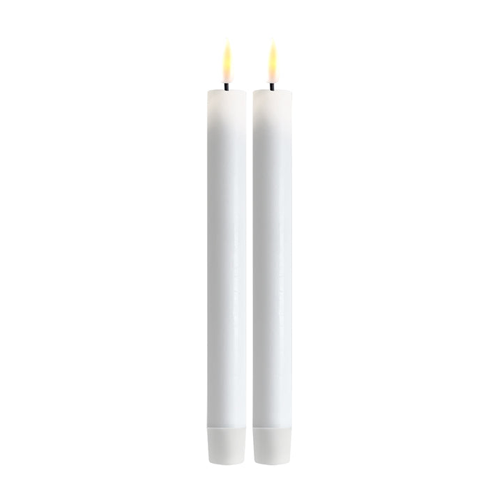 DELUXE LED Stabkerze Weiß 24 cm 2er-Set
