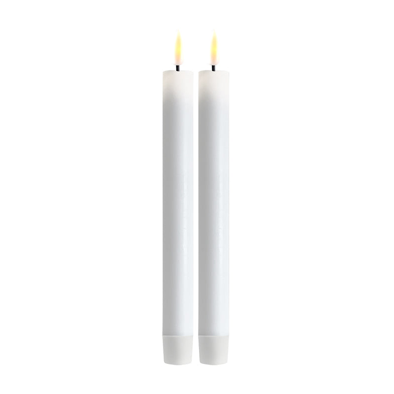 DELUXE LED Stabkerze Weiß 24 cm 2er-Set