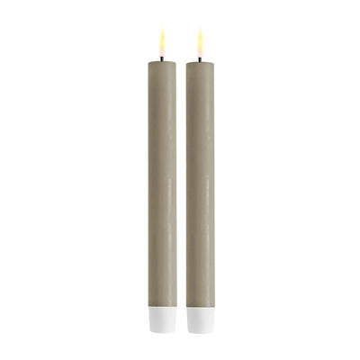 DELUXE LED Stabkerze Sandfarben 24 cm 2er-Set