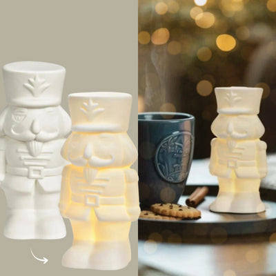 LED Porzellan Nussknacker weiß