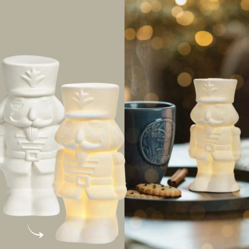 LED Porzellan Nussknacker weiß