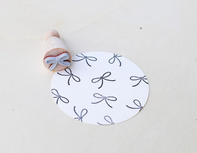 Perlenfischer Stempel „Schleife“