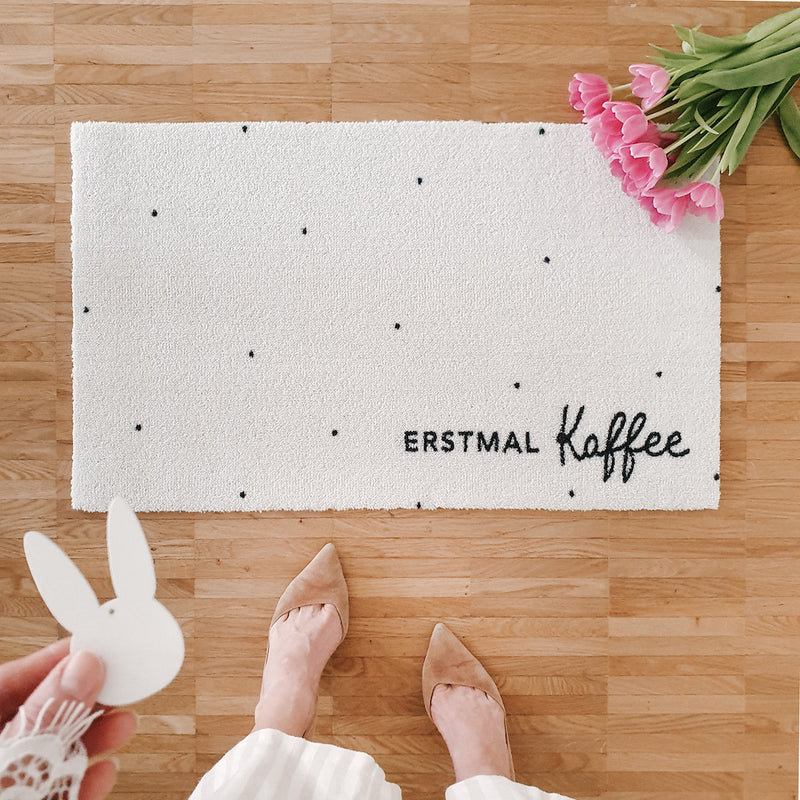 Eulenschnitt Fußmatte Erstmal Kaffee weiß